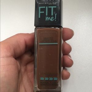 Meybelline fundation Fit me matte java 375